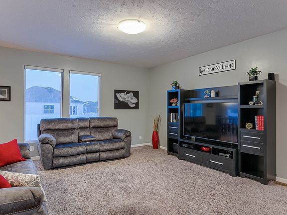 5th image of 4927 N 208th St