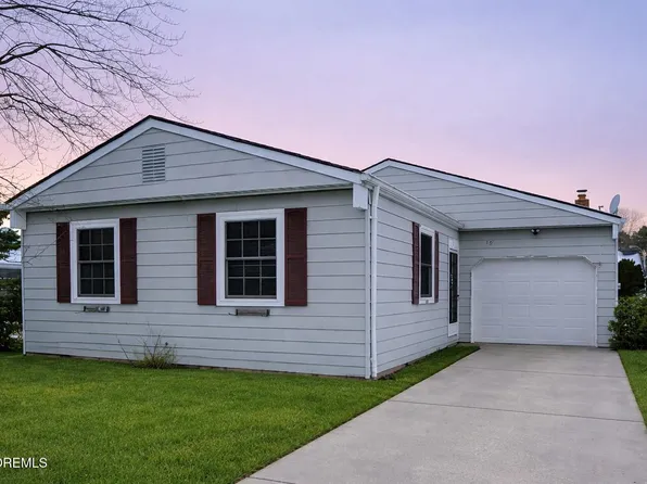 19 Plymouth Drive, Toms River, NJ 08757