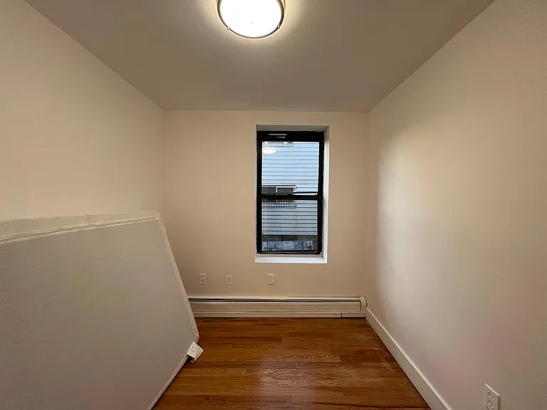 79 Bergen Ave #1E — Photo 4