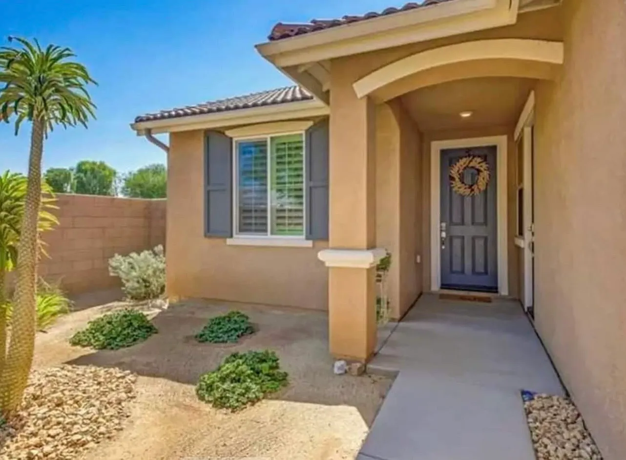3 bed, 2800 sqft, $3,900 — Photo 2
