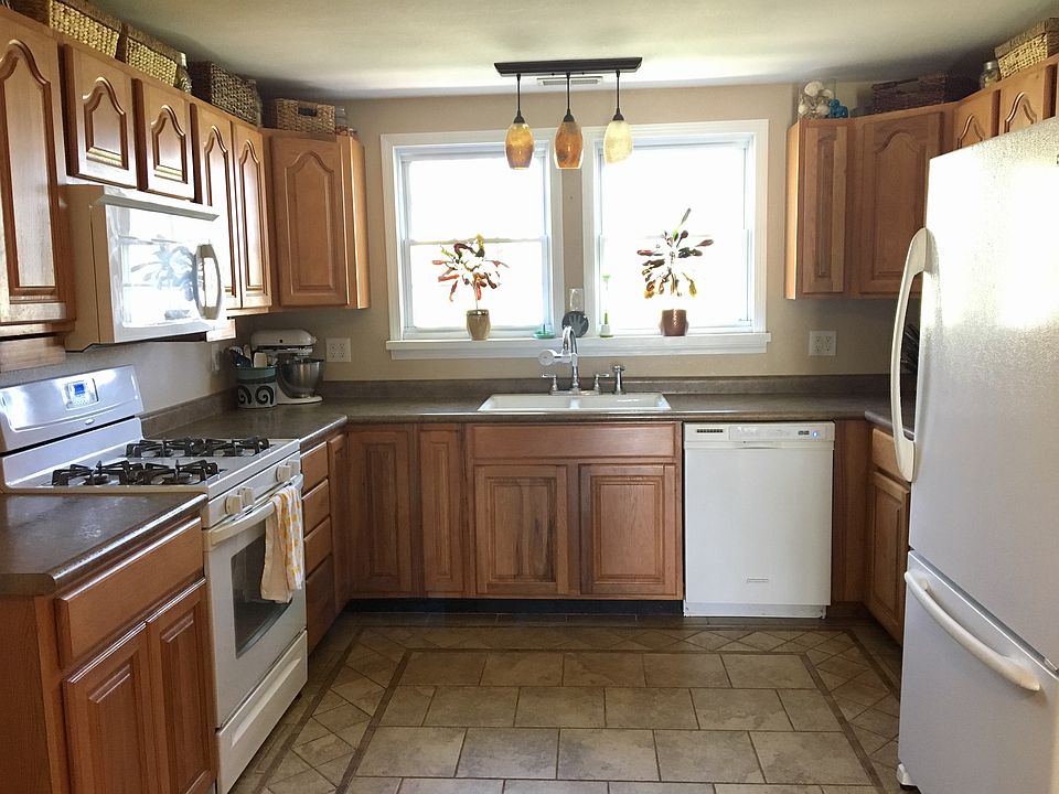 2nd image of 4912 2nd St
