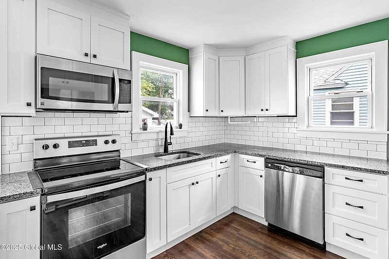 5th image of 107 Frederick Avenue