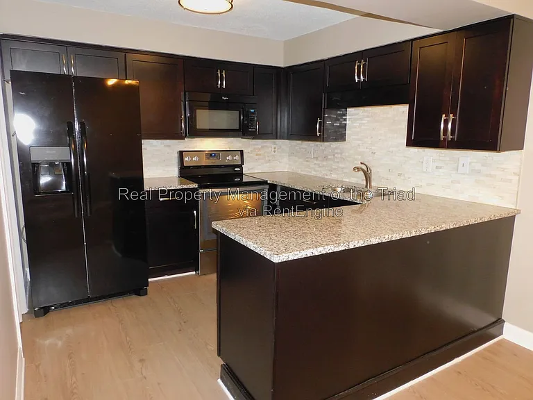 805 W McGee St #B — Photo 5