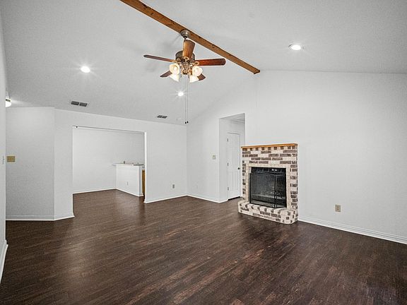 4th image of 2812 Paisley St