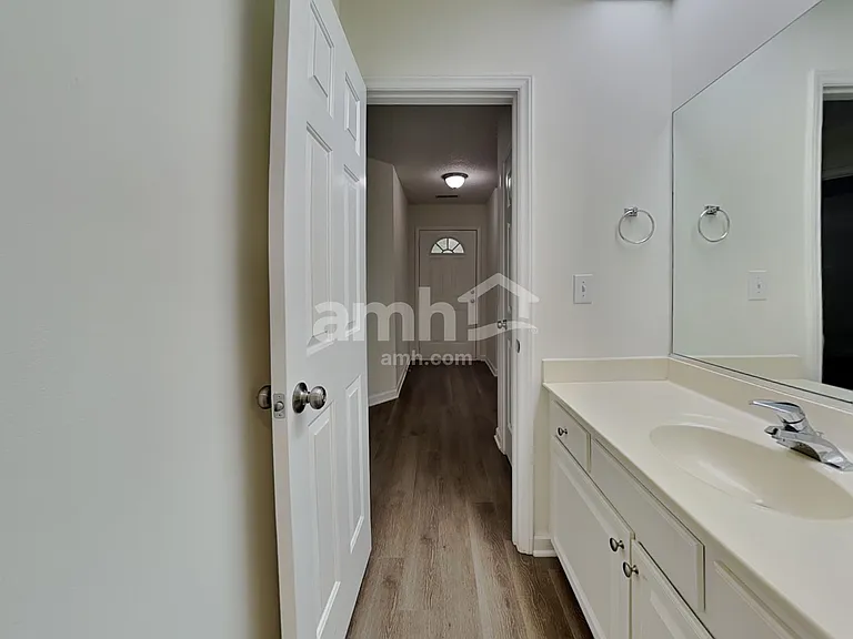 5640 Regent Village Dr — Photo 13