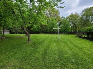 872 E Dawnwood Dr, Seven Hills, OH 44131