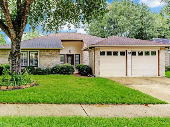 2422 Leading Edge Dr, Friendswood, TX 77546