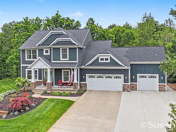 3rd image of 3769 Walnut Springs Dr NE