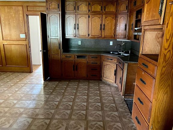 5th image of 1037 Caldwell Dr