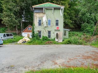 1 Birch St, Troy, NY 12180