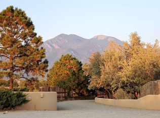 9 Eototo Rd, El Prado, NM 87529