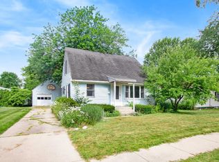 331 Elizabeth St, Rockford, MI