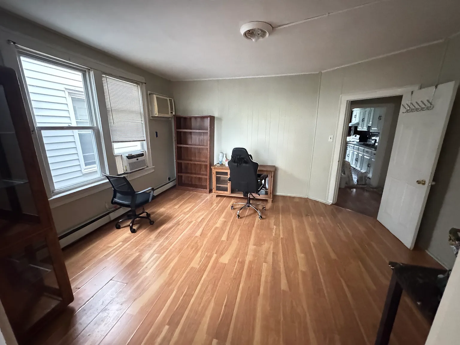 3 bed, 1200 sqft, $2,200 — Photo 3
