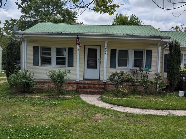 208 E Main St, Coats, NC 27521