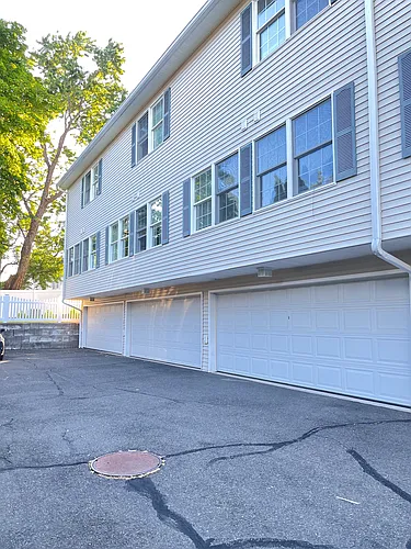 28 Woodbury Ave #4 Photo 1