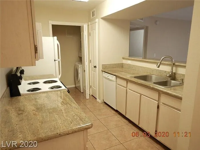 1150 N Buffalo Dr #1090 — Photo 7