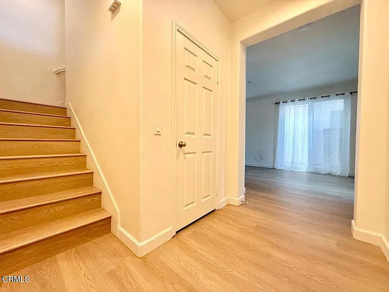533 E Port Hueneme Rd — Photo 2