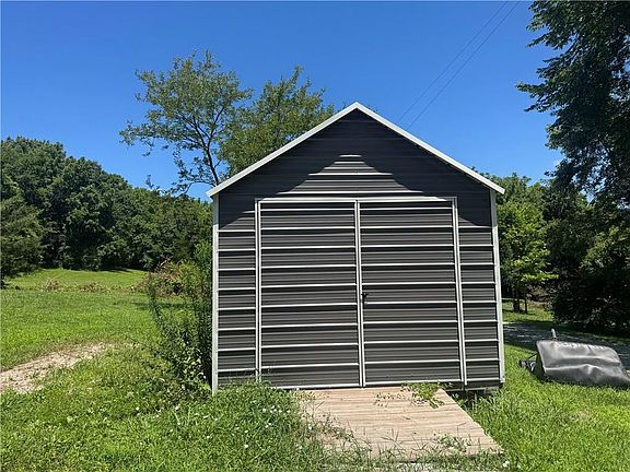 4th image of 8314 S Corn Rd