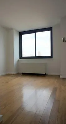 Sold by Manhattan Connection | media 22