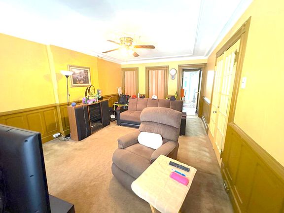 2nd image of 11 Hart St #1R