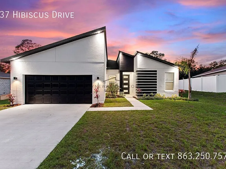 337 Hibiscus Dr — Photo 1