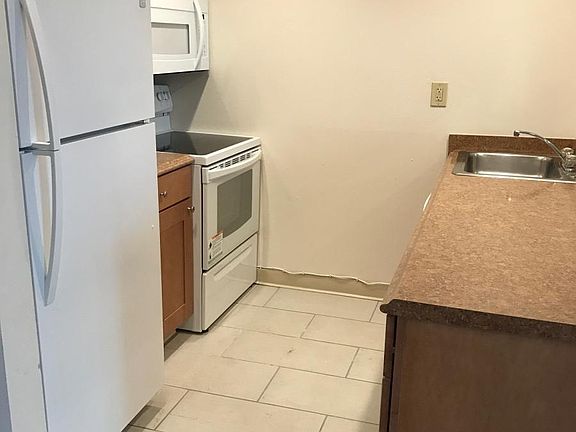 3rd image of 1401 Saint Andrew St APT 118