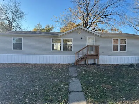 3 bed, 1800 sqft, $1,200 — Photo 2