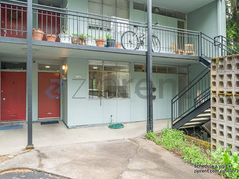 2745 NW Pettygrove St #1 — Photo 12
