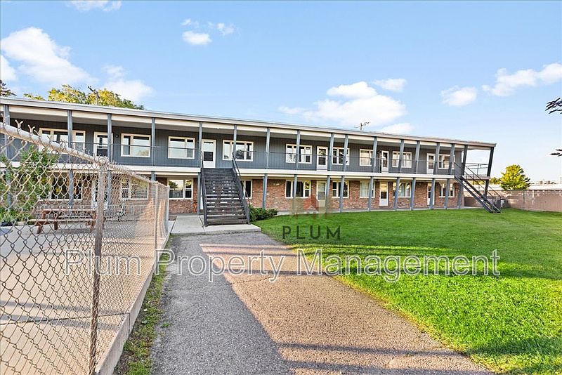 1st image of 1024 Stephens Ave Unit 7