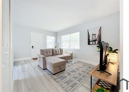 5th image of 3025 Long St #A