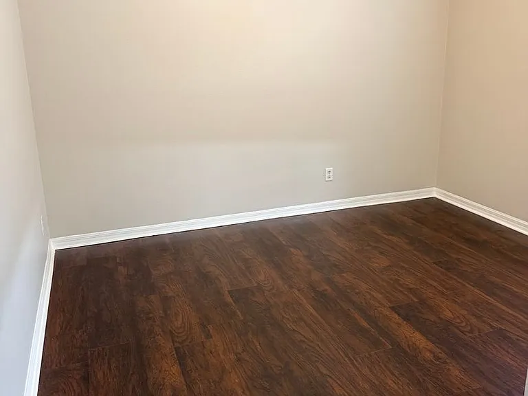 1110 Oak Pond Dr — Photo 15