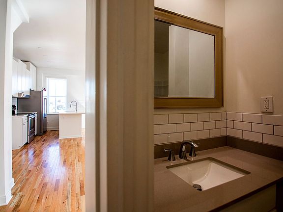 5th image of 325 E Livingston Ave #325