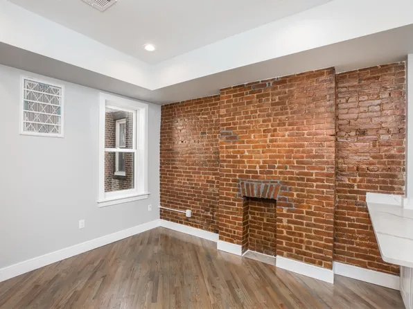 523 Willow Avenue image 2 of 9