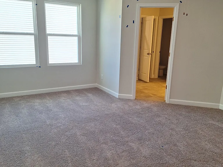 34 Gregory Village Dr — Photo 9