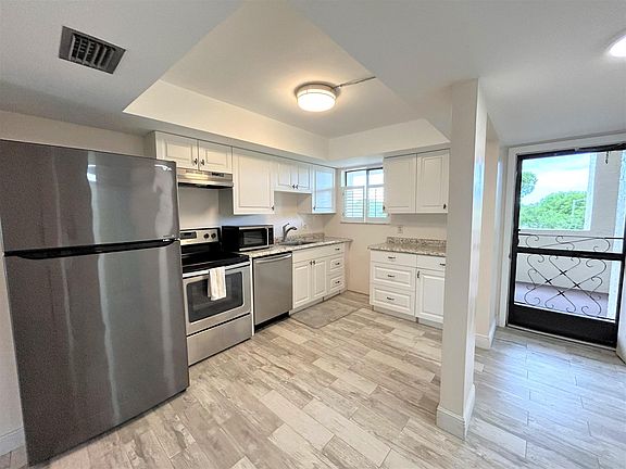 3rd image of 3154 Via Poinciana #311
