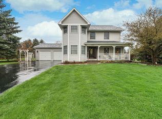 150 White Feather Ln, Gilberts, IL 60136