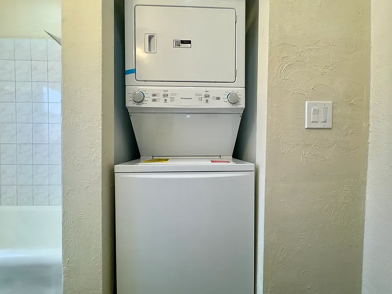 1833 108th Ave — Photo 21