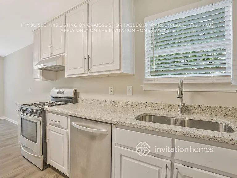 352 The Gables Dr — Photo 8