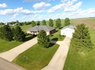 1052 County Road 2425 E, El Paso, IL 61738