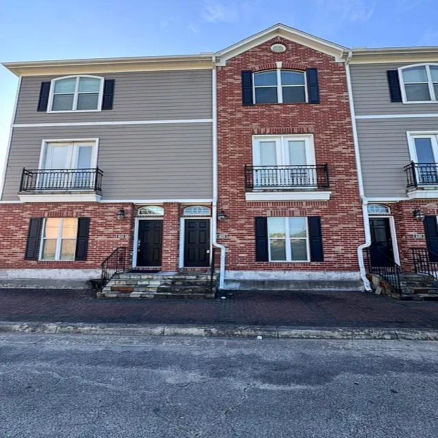 701 Trinity St #620