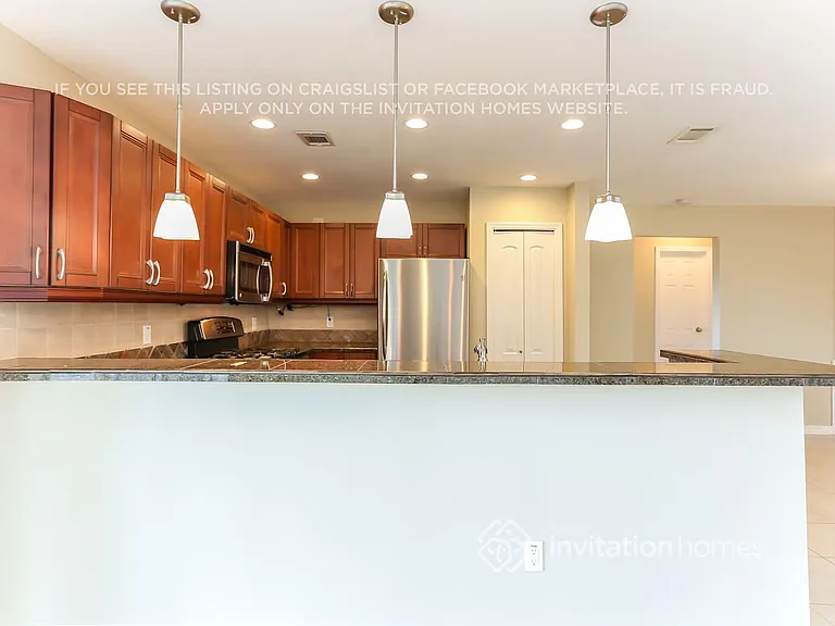 8410 NW 24th Pl — Photo 5