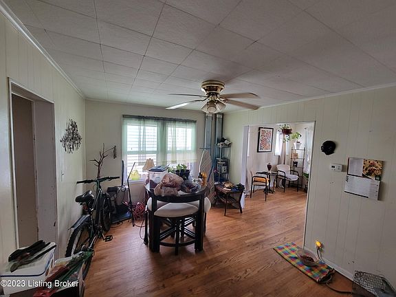 3rd image of 4009 W Main St