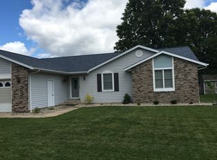 35 Sunset Dr, Highland, IL 62249