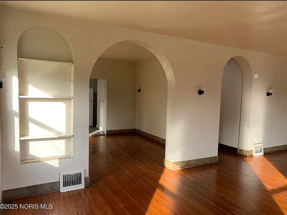 1425 Potomac Dr #2