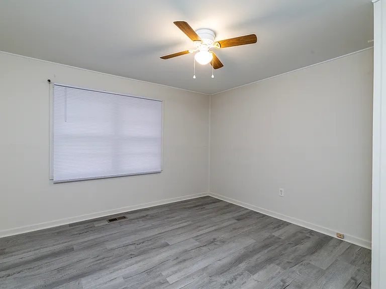 219 Highland Ave — Photo 11