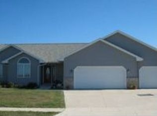 729 Robin Rd, Waupun, WI 53963