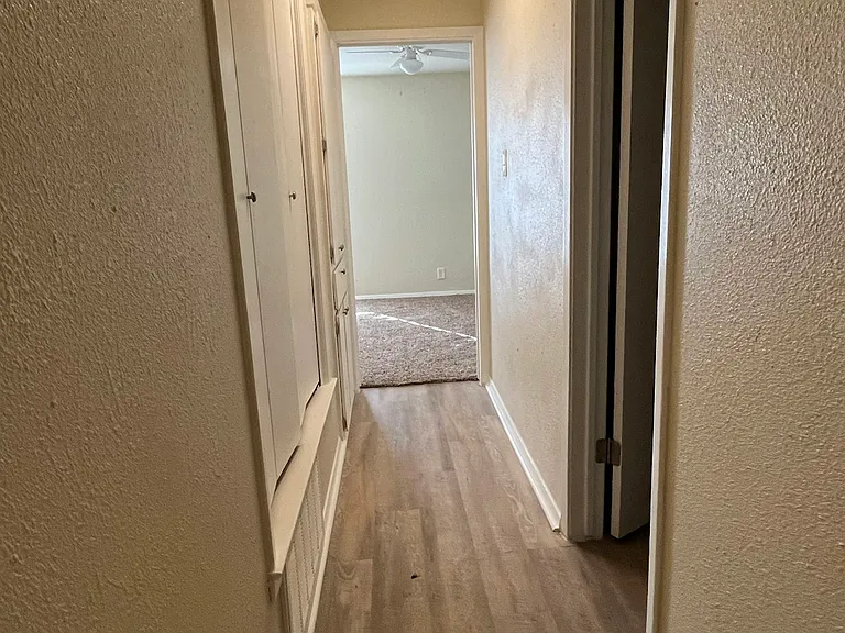 909 Betsy Ross Dr #B — Photo 19