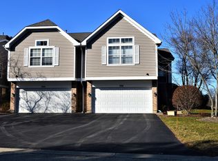 246 Prairie View Ln, Wheeling, IL 60090