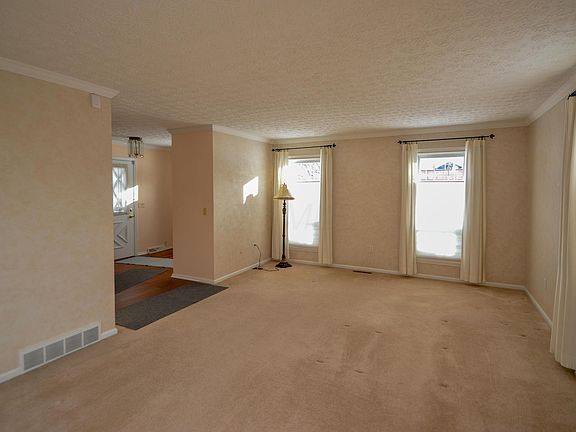 4th image of 4093 Roselea Pl