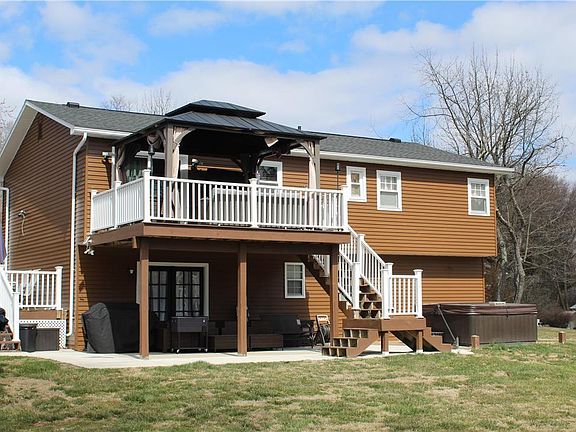 2nd image of 392 Oxford Dr